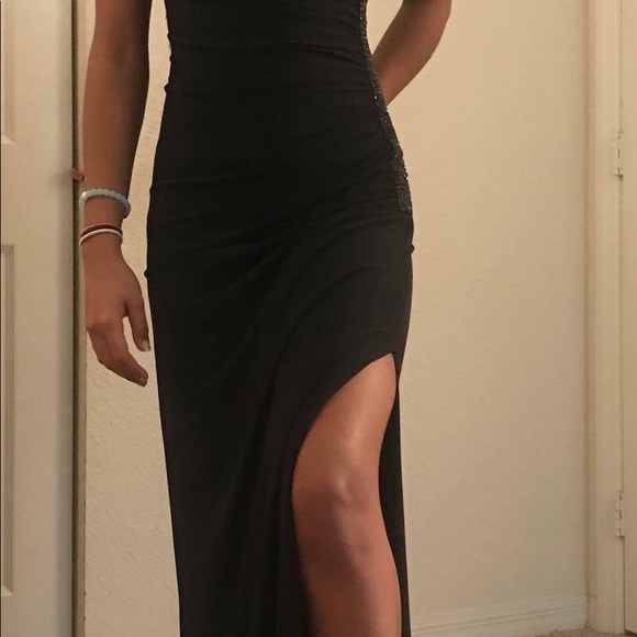 Dress - Picture 3 of 3